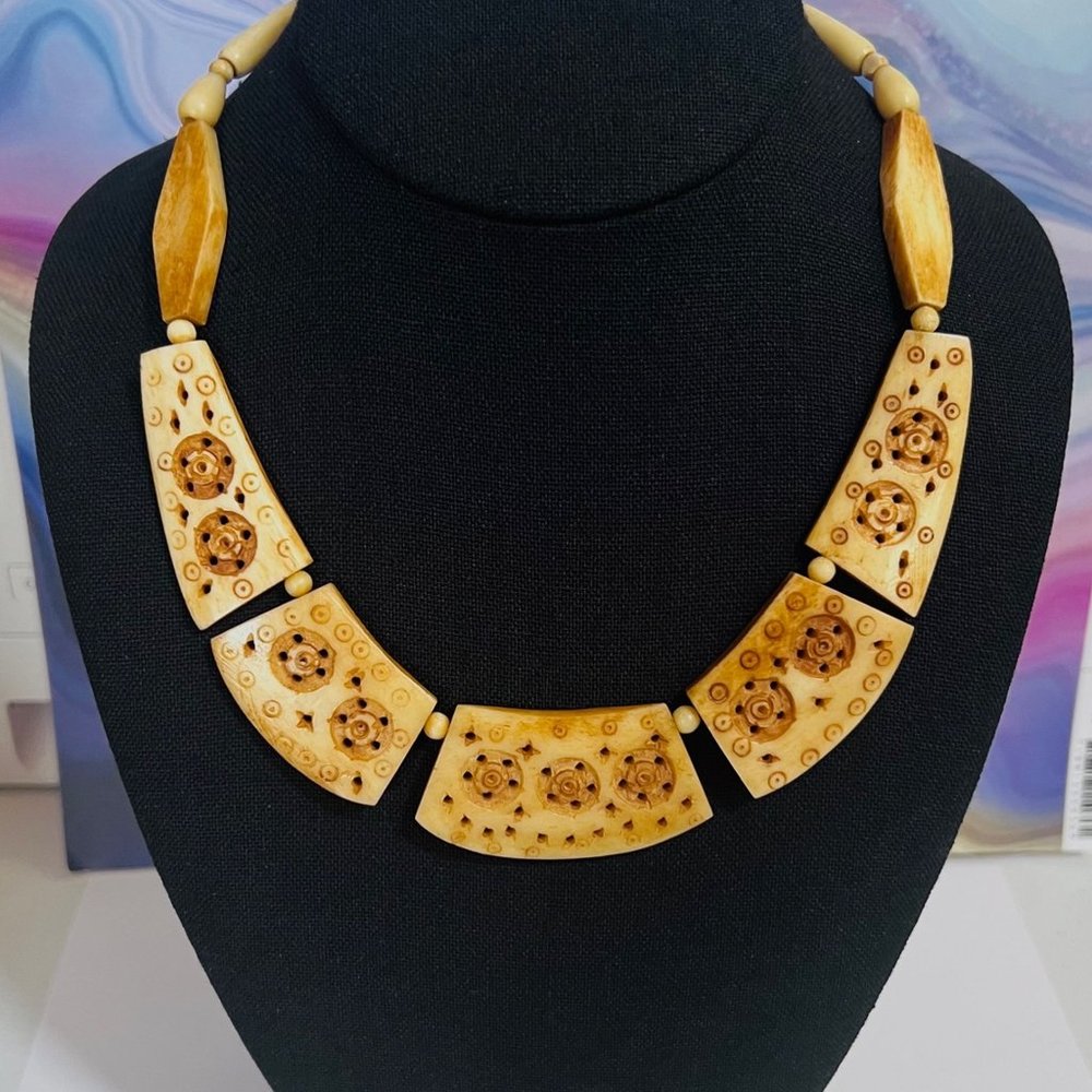 Vintage - Carved Bone Necklace
